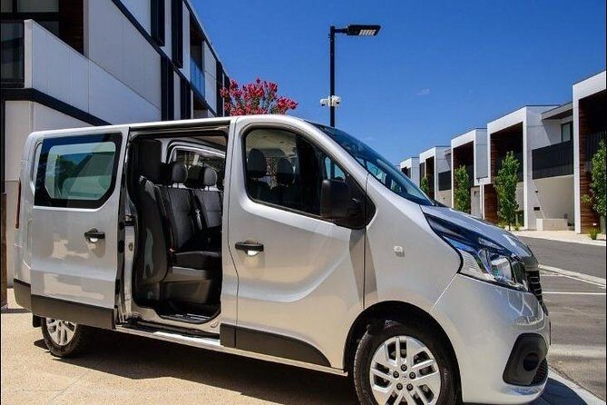 Shuttle from Marrakech airport to hotels // riads medina - Introduction
