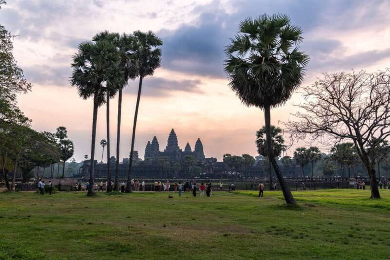 Siem Reap: Angkor Sunrise Bike Tour with Breakfast and Lunch - Practical Details and Considerations