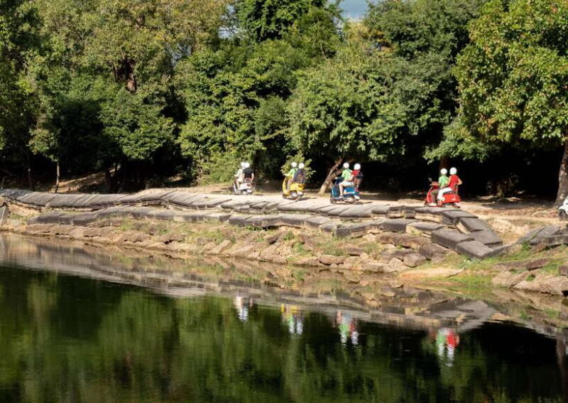 Siem Reap: Angkor Twilight & Boat Vespa Adventure - Practical Considerations for Travelers