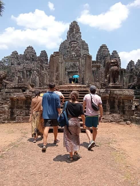 Siem Reap: Angkor Wat Small-Group Day Tour - Practical Tips and Considerations