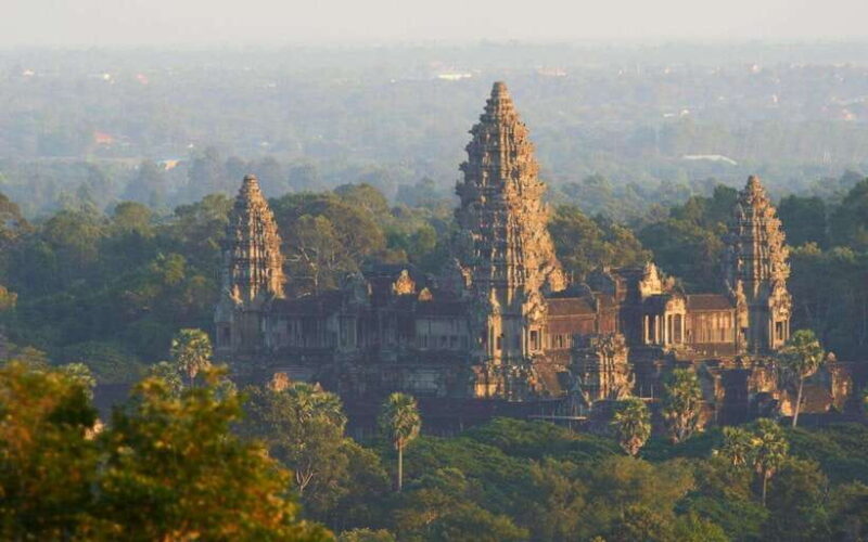 Siem Reap: Angkor Wat Small-Group Full Day Tour and Sunset - Practical Tips for Travelers