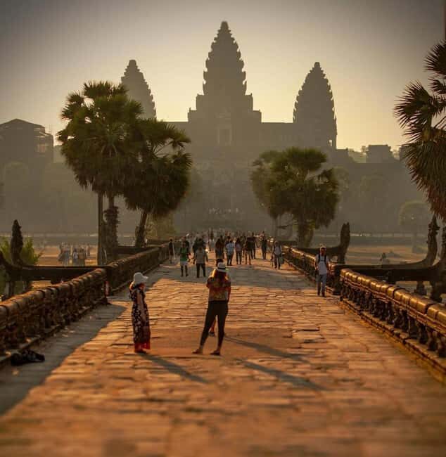 Siem Reap: Angkor Wat Small Group Tour with Spanish Guide - What Makes This Tour Stand Out?