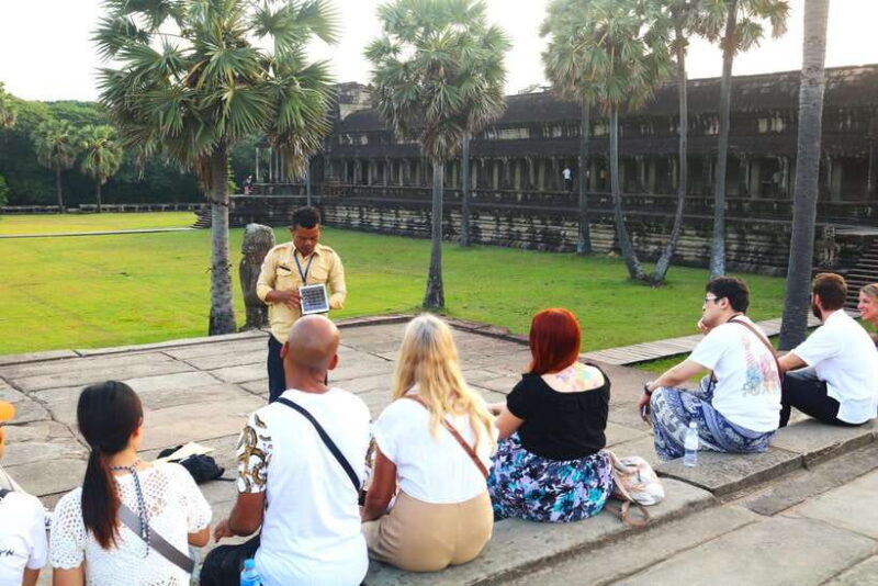 Siem Reap: Angkor Wat: Small-Group with Sunset Tour - Transportation and Group Size