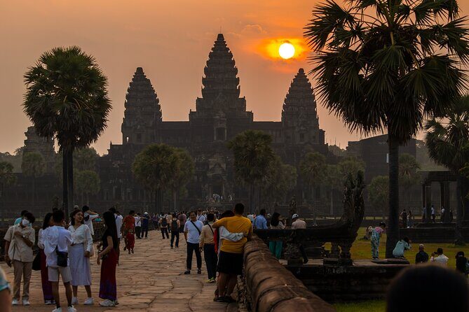 Siem Reap: Angkor Wat Sunrise & Explore Angkor Temples With Guide - Angkor Thom & Bayon Temple