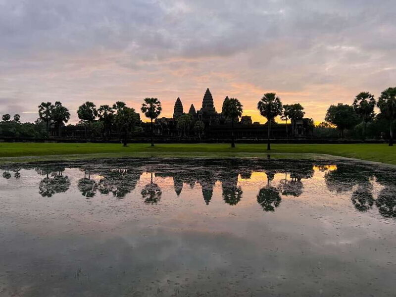 Siem Reap: Angkor Wat Sunrise Tour via Tuk Tuk & Breakfast - Practical Tips for Participants