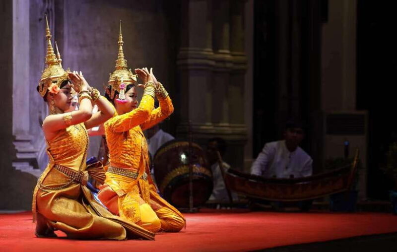Siem Reap: Apsara Dance Show & Dinner with Tuk-Tuk Transfers - A Close Look at the Experience