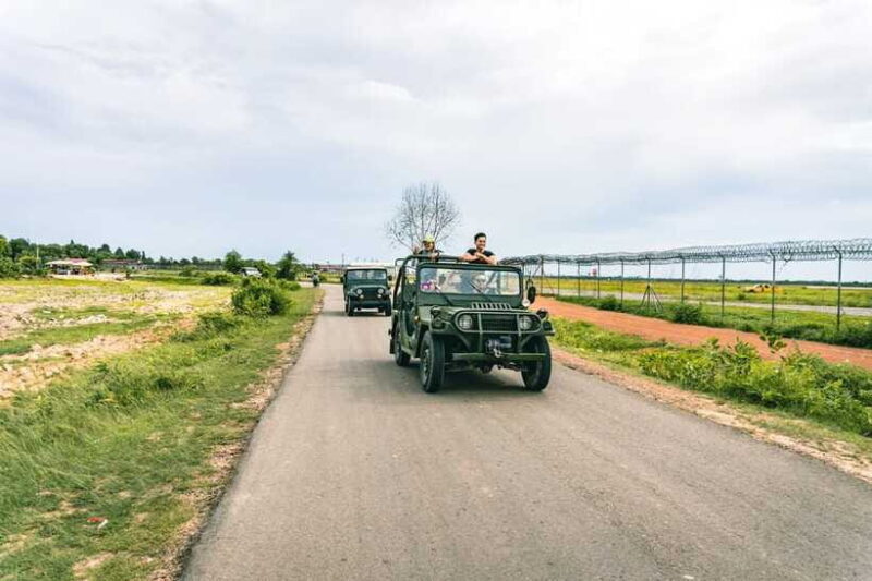 Siem Reap: Countryside Sunset Jeep Tour with Drinks - Food, Drinks, and Relaxation