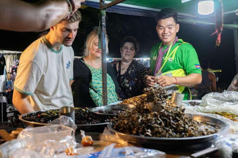 Siem Reap: Evening Food Tour with 10 Local Tastings - Dinner at a Local Restaurant