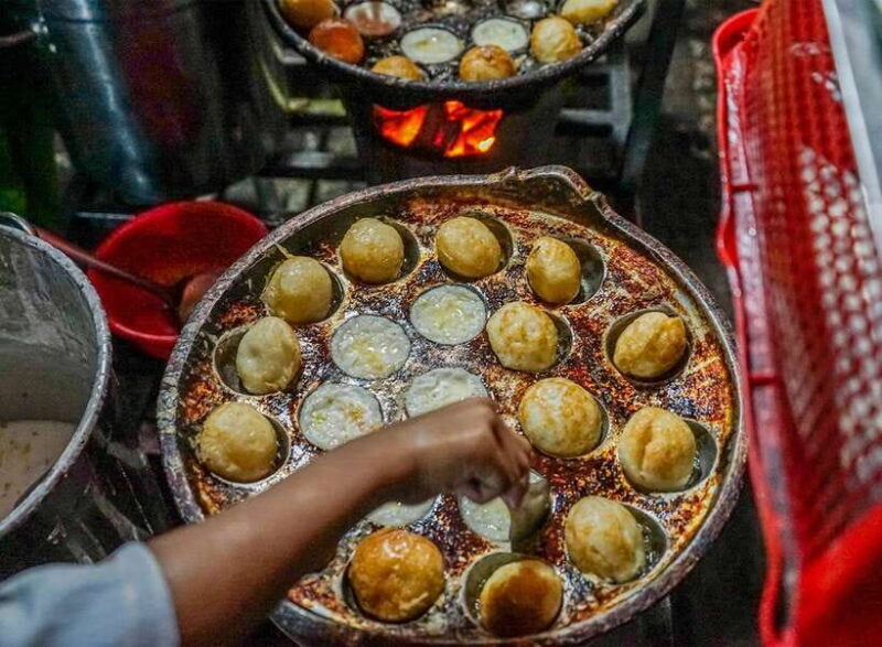 Siem Reap: Evening Food Tour with 10 Local Tastings - The Food: More Than Just Insects