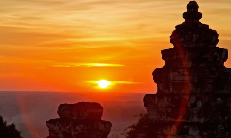 Siem Reap: Full-Day Angkor Wat Guided Tour with Sunset - The Sum Up
