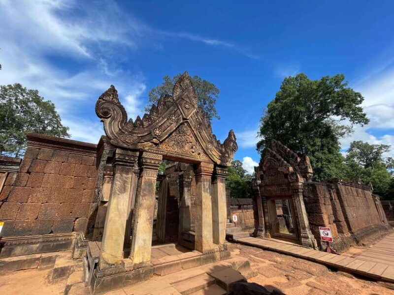 Siem Reap: Kulen Waterfall and Banteay Srei Exploration - Discovering Kulen Mountain National Park