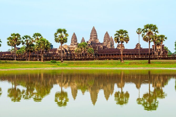 Siem Reap to Phnom Penh in Comfort: Private Transport - Who Should Consider This Service?