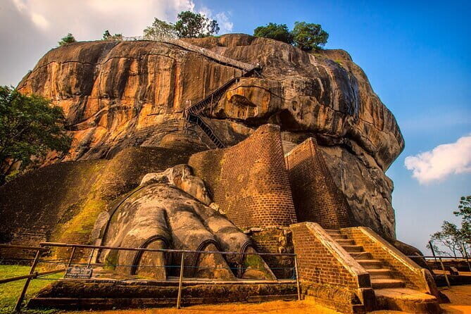 Sigiriya Lion Rock & Dambulla Cave Temple Day Tour From Colombo - A Deep Dive into the Tour Experience