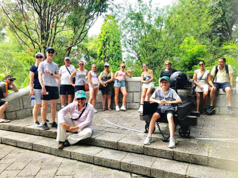 Singapore 2.5-Hour Walking Tour: Graves, Guns & Battles - A Deep Dive into the Tour Experience