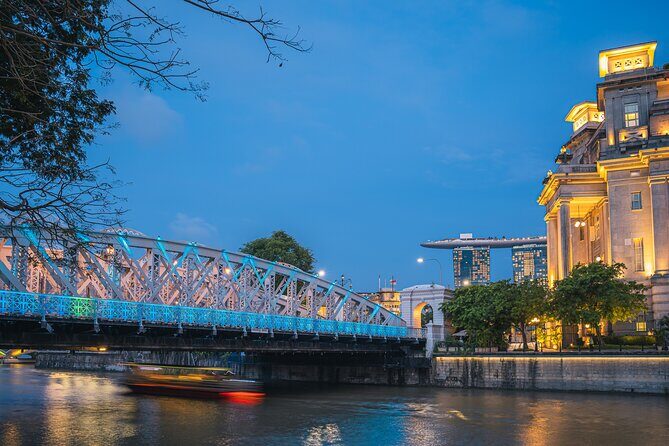 Singapore After Dark: Private Night Photography Workshop - A Close Look at the Singapore After Dark Experience