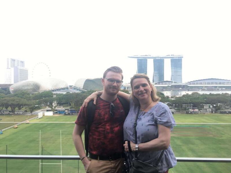 Singapore: Highlights & Hidden Gems Walking Tour - Your Guide: The Key to an Enriching Experience