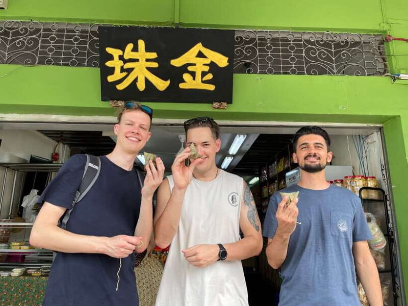 Singapore: Katong Local Food and City Highlights Tour - The Food – A Feast for the Senses