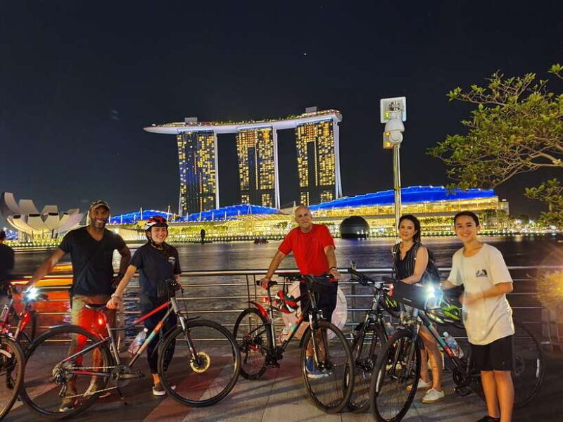 Singapore: Marina Bay Night Tour by Bicycle - The Experience of the Guides