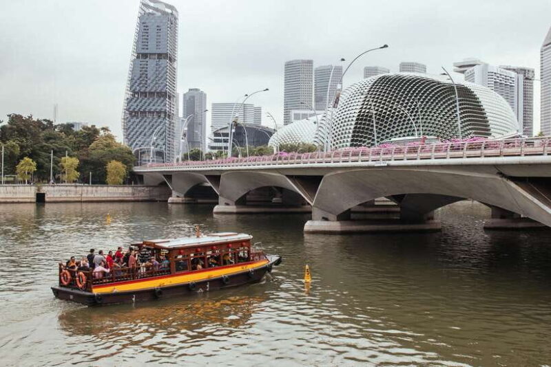 Singapore: Private Tour w/ Locals Highlights & Hidden Gems - Who Will Love This Tour?