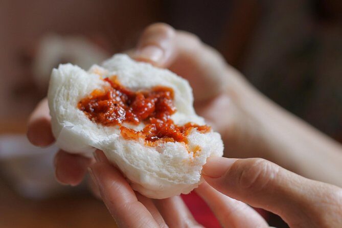 Singapore's Chinatown "Off The Beaten Track" Foodie Tour - Key Points