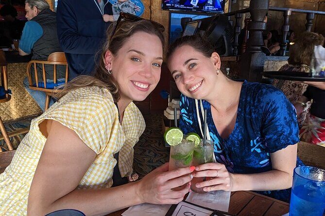Sips & Secrets of Hawaii Pub Crawl - An Honest Look at the Experience