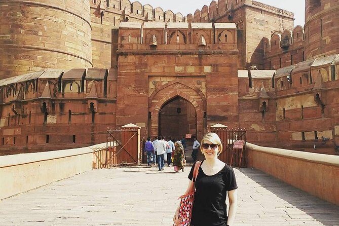 Skip-the-Line: Agra Fort Entrance Ticket with Guided Tour - Key Points