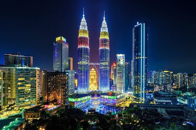 Sky-High Dining Experience at the Iconic Petronas Twin Towers - An Overview of What to Expect