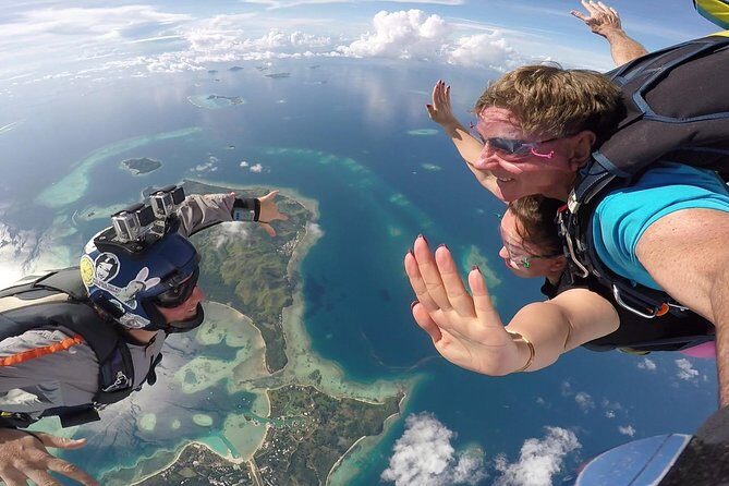 Skydive Fiji Radical 10000ft Tandem Jump (30 seconds free fall) - The Reviews: Authentic Perspectives