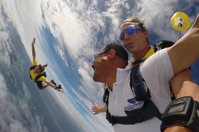 Skydive Fiji Radical 10000ft Tandem Jump (30 seconds free fall) - Practical Details and Additional Info