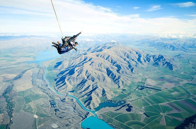 Skydive Mt. Cook - 45+ Seconds of Freefall from 13,000ft - The Team and Safety