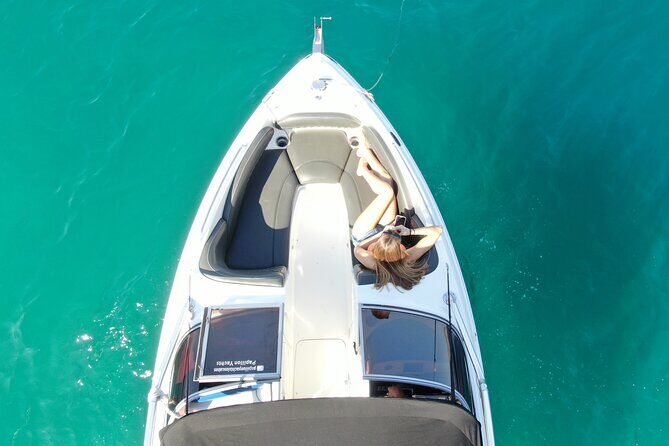 Small boat rental in cabo - Yamaha 28ft. - The Experience: What Does the Tour Feel Like?