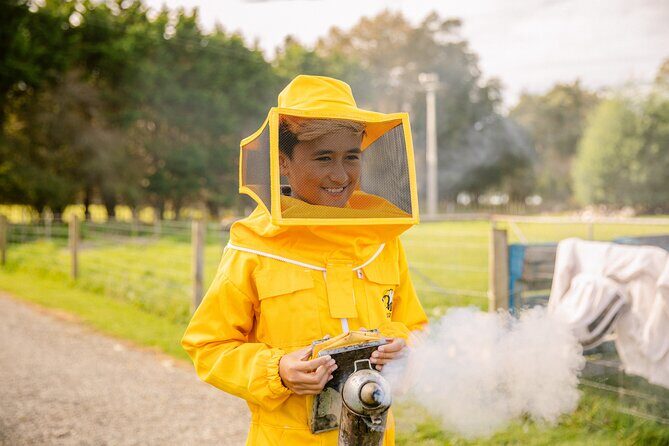 Small-Group Beekeeping Experience in Tauherenikau - What to Expect from the Beekeeping Tour