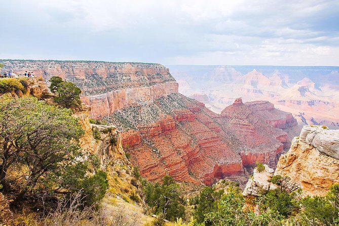Small Group Grand Canyon, Hoover Dam and 7 Magic Mountains Tour - The Sum Up