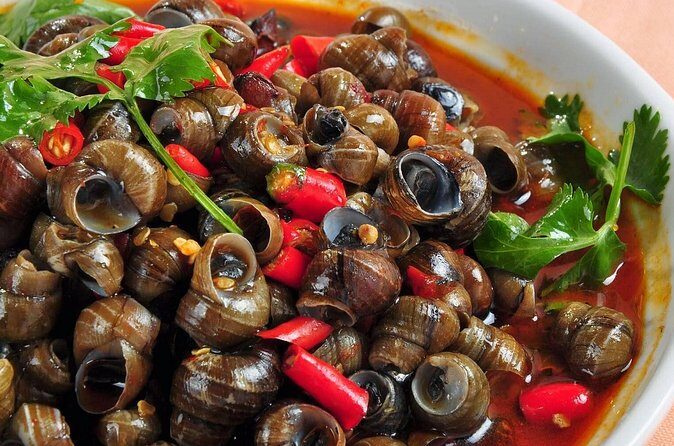 Small-Group Hanoi Seafood Tasting And Walking Tour - The Itinerary in Detail: What to Expect