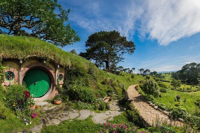 Small-Group Hobbiton Tour from Auckland with Party Marquee Lunch - Additional Highlights and Authenticity