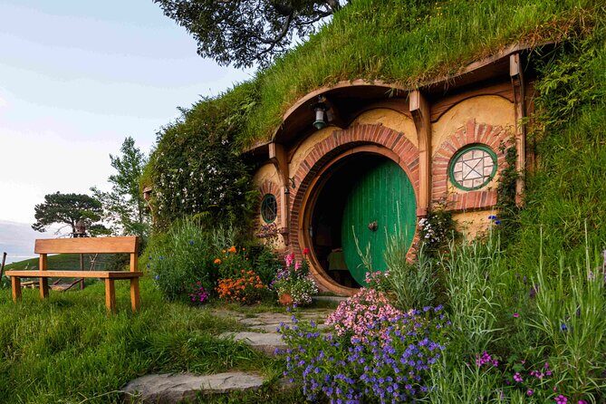 Small Group Luxury Hobbiton Tour incl. Lunch From Auckland - Authenticity and Value