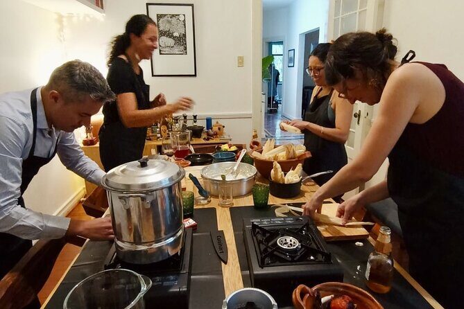 Small Group Multi-Variety Tamal Cooking Class in La Condesa - The Atmosphere and Group Size