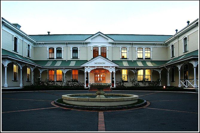 Small group - Napier Premium Wineries+ Beer tour -5.0 - 5.5 hours - Who Will Love This Tour?