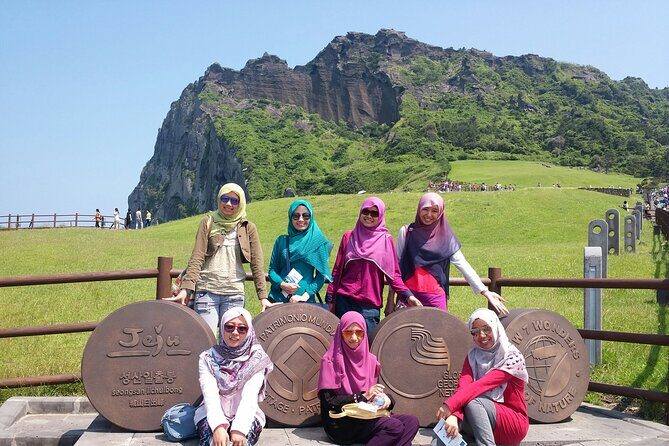 Small group Private Taxi Tour DAY experience in Jeju island - Key Points