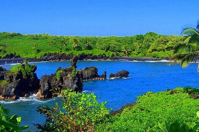 Small Group Road to Hna Tour 6 to 8 passengers - Exploring Maui’s Scenic East Coast in Comfort and Style