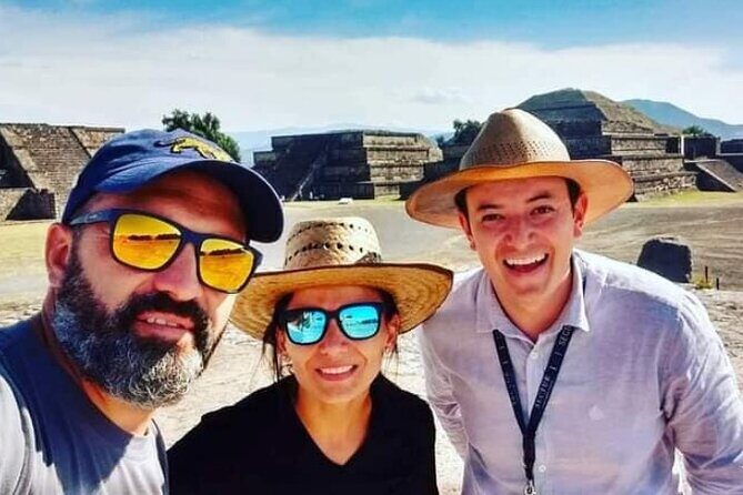 Small group: Teotihuacan, Basilica of Guadalupe and Tlatelolco - The Transport Experience