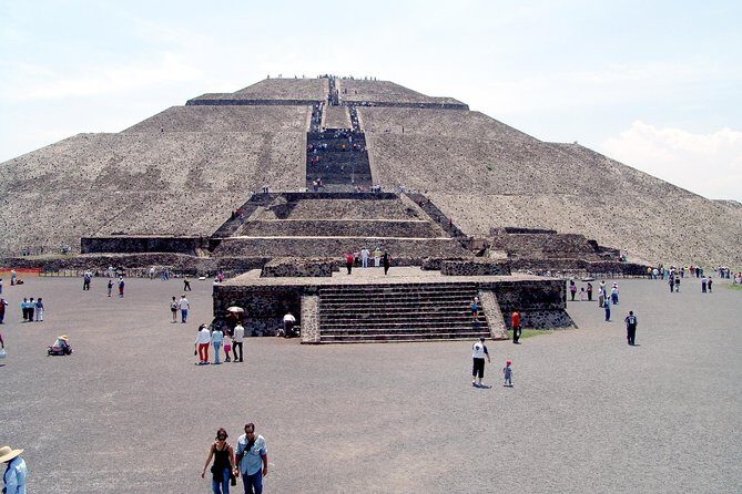 Small Group: Teotihuacan Pyramids and Shrine of Guadalupe with Lunch - Itinerary Breakdown