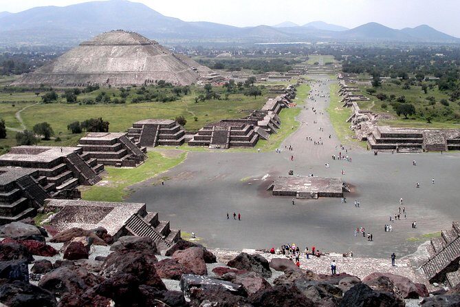 Small Group: Teotihuacan Pyramids and Shrine of Guadalupe with Lunch - Transportation and Logistics