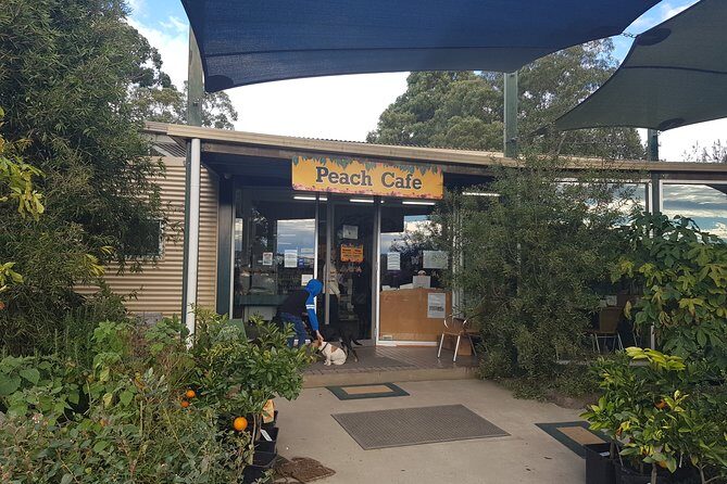 Small-Group Tractor Tour at Rayners Orchard from Melbourne - FAQs