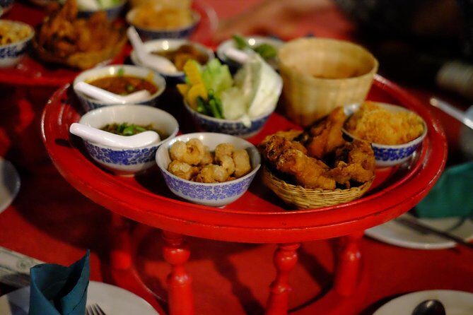 Small Group : Traditional Dinner with Performance and Local Fresh Market Tour - FAQs