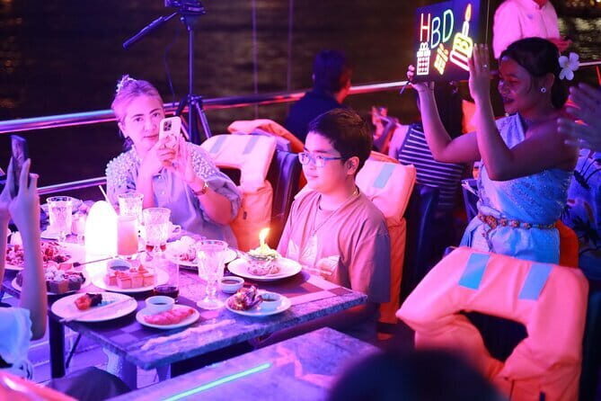 Smile Riverside Cruise Luxury Buffet Dinner from Bangkok - Key Points