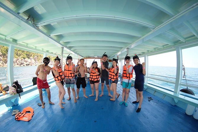 Snorkel Tour to Koh Nangyuan and the hidden bays of Koh Tao onboard the Oxygen - Discover the Snorkel Tour to Koh Nangyuan and the Hidden Bays of Koh Tao