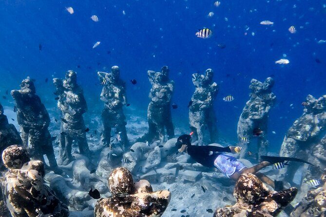 Snorkeling with turtle and statue in Gilis - An Introduction to the Tour: What’s on Offer?