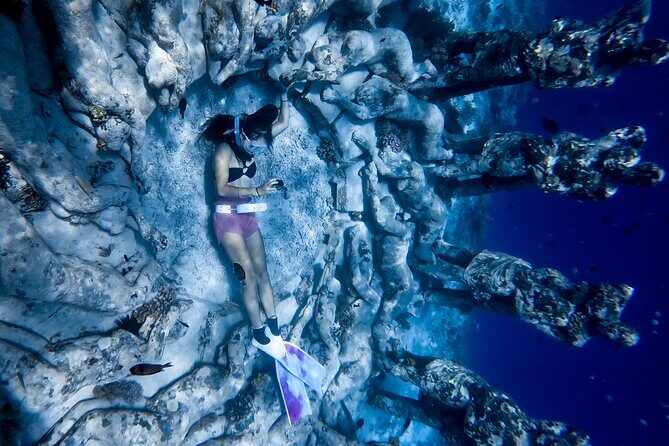 Snorkeling with turtle and statue in Gilis - Why This Tour Offers Great Value