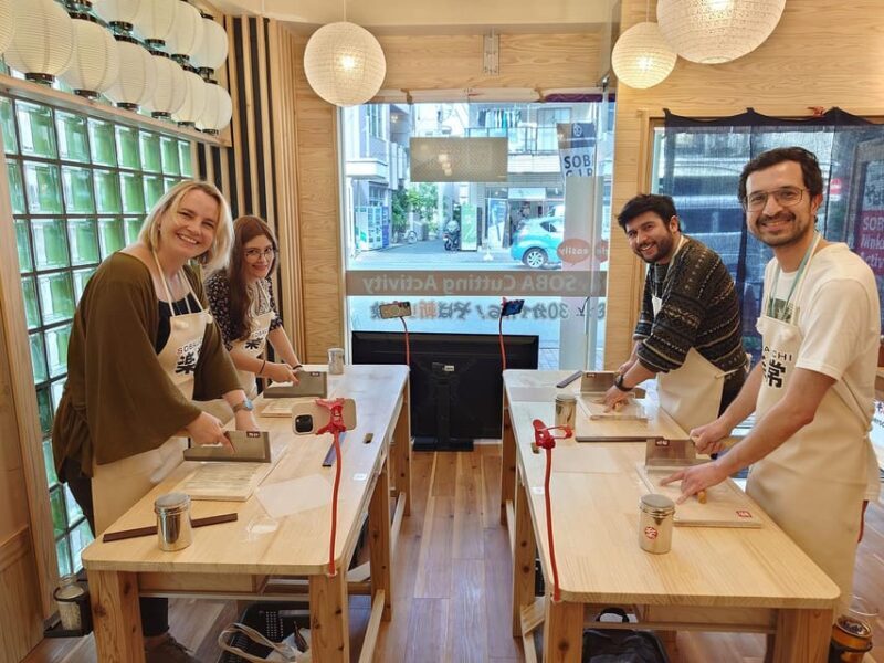 ///Soba Making Experience///Use The BIG Soba-Knife!! - Drinks and Snacks: A Bonus!